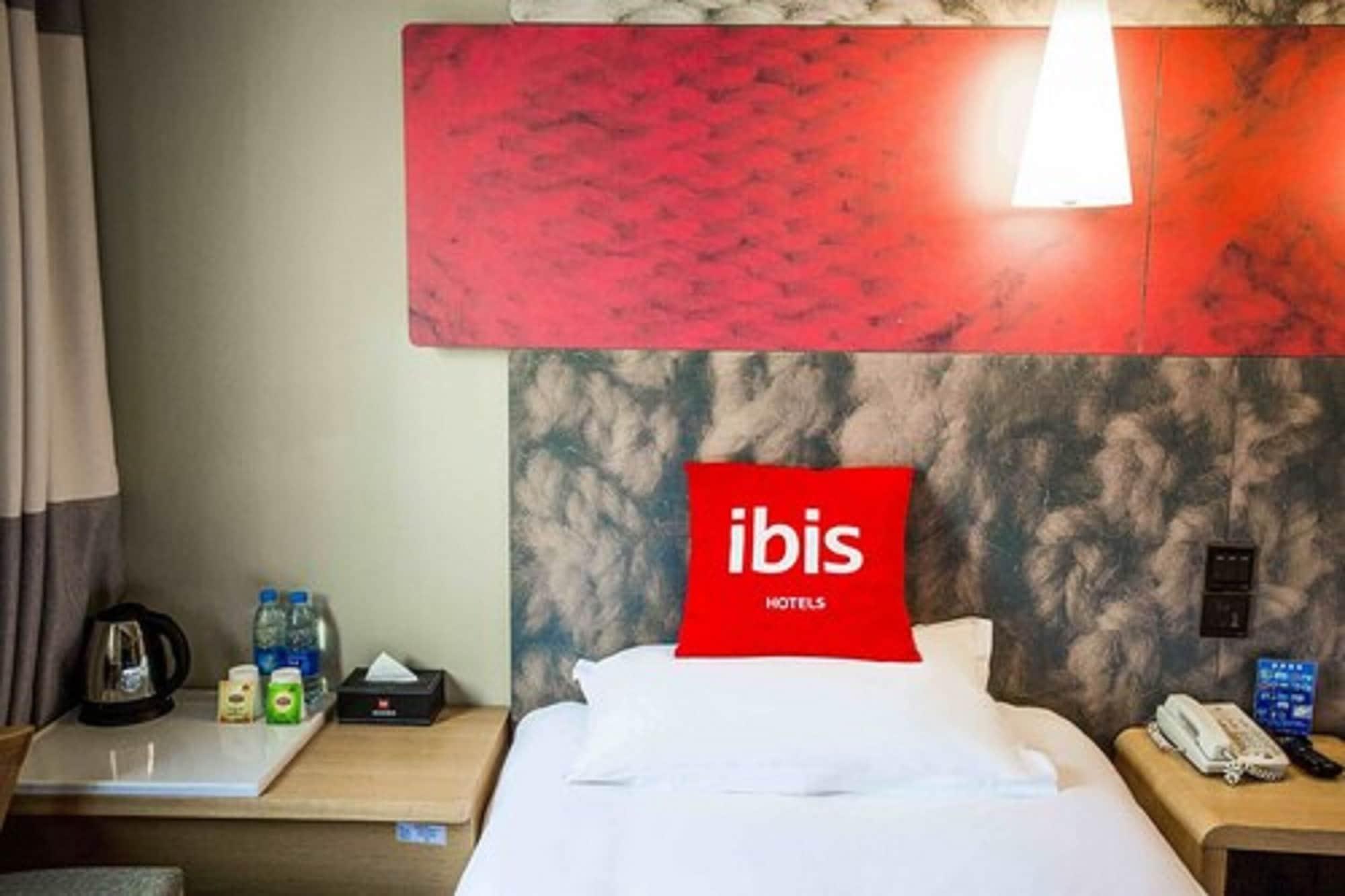 Ibis Qingdao Ningxia Road Hotel Exterior foto