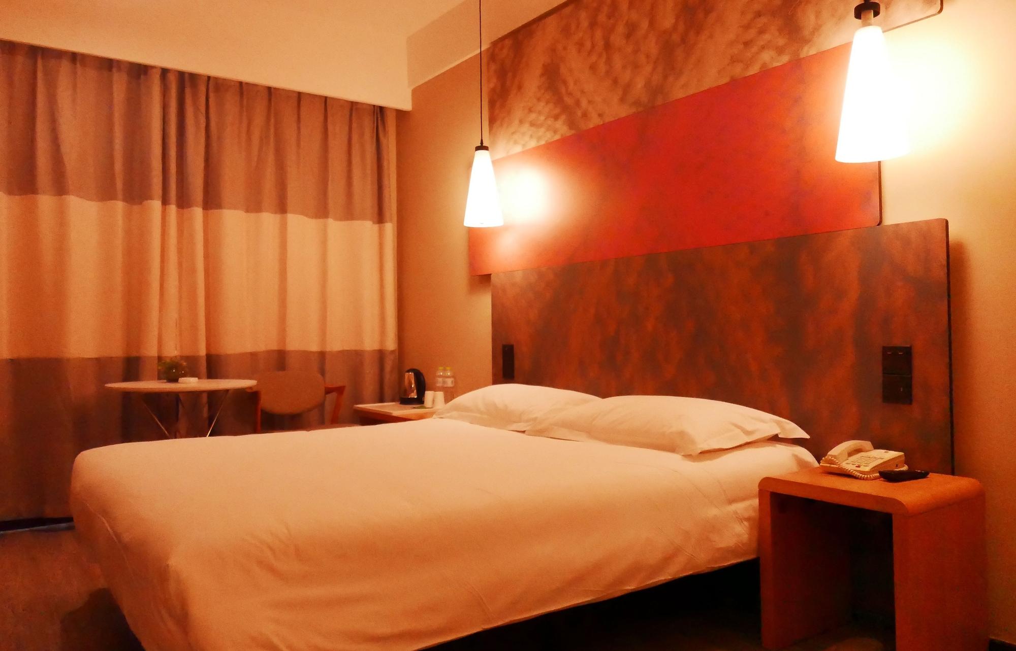 Ibis Qingdao Ningxia Road Hotel Exterior foto