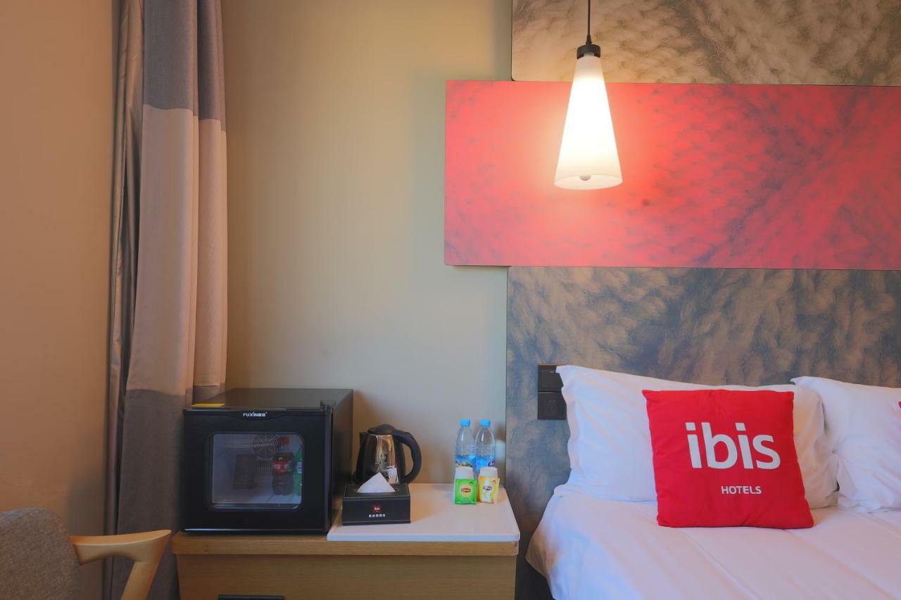 Ibis Qingdao Ningxia Road Hotel Exterior foto