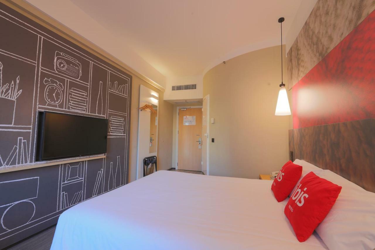 Ibis Qingdao Ningxia Road Hotel Exterior foto